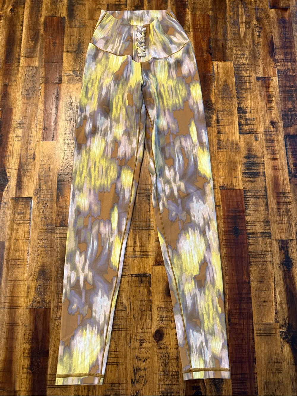 🍒Watercolor pattern Offline by Aerie XS Real Me hi-rise 7/8 legging. athleisure